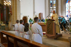 Festgottesdienst für die Kommunionjubilare an Ostermontag (Foto: Karl-Franz Thiede)